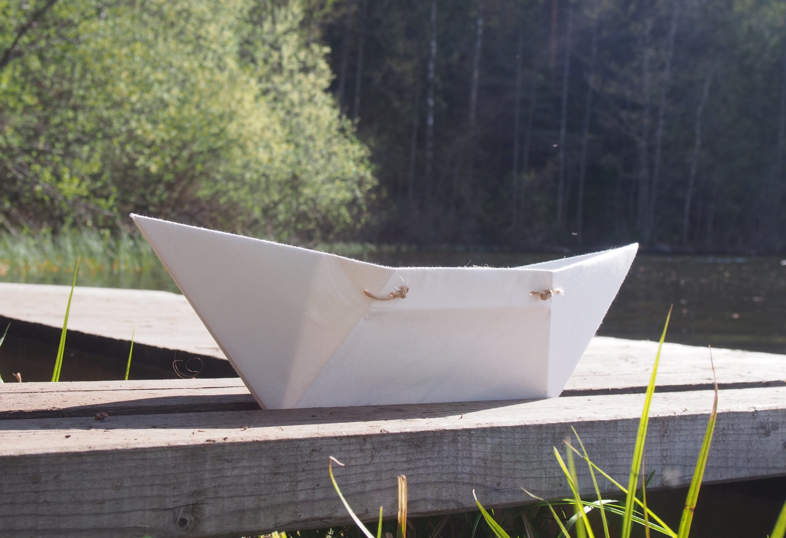 Scattering origami boat urn - Size Small
